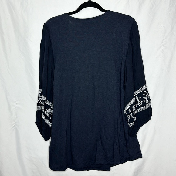 Like New Blouson Sleeve Henley Embroidered Top “Night Sky” - Picture 6 of 8